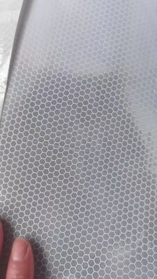 1,24m*45,7m MicroPrismatic αντανακλαστική μεμβράνη βινυλίου κηρήθρας PVC Ανακλαστικό φύλλο για πινακίδες οδικής κυκλοφορίας Πινακίδες οδικής ασφάλειας